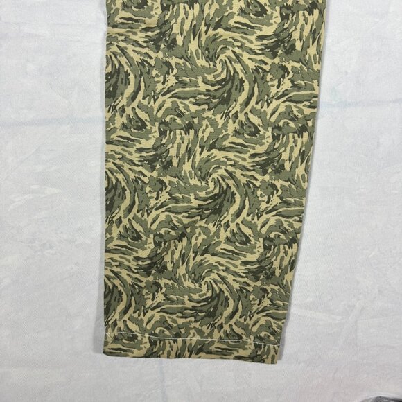 True Religion Camo Cargo Pants Mens Green Swirl Camo Utility Work Size 30 - Picture 12 of 16